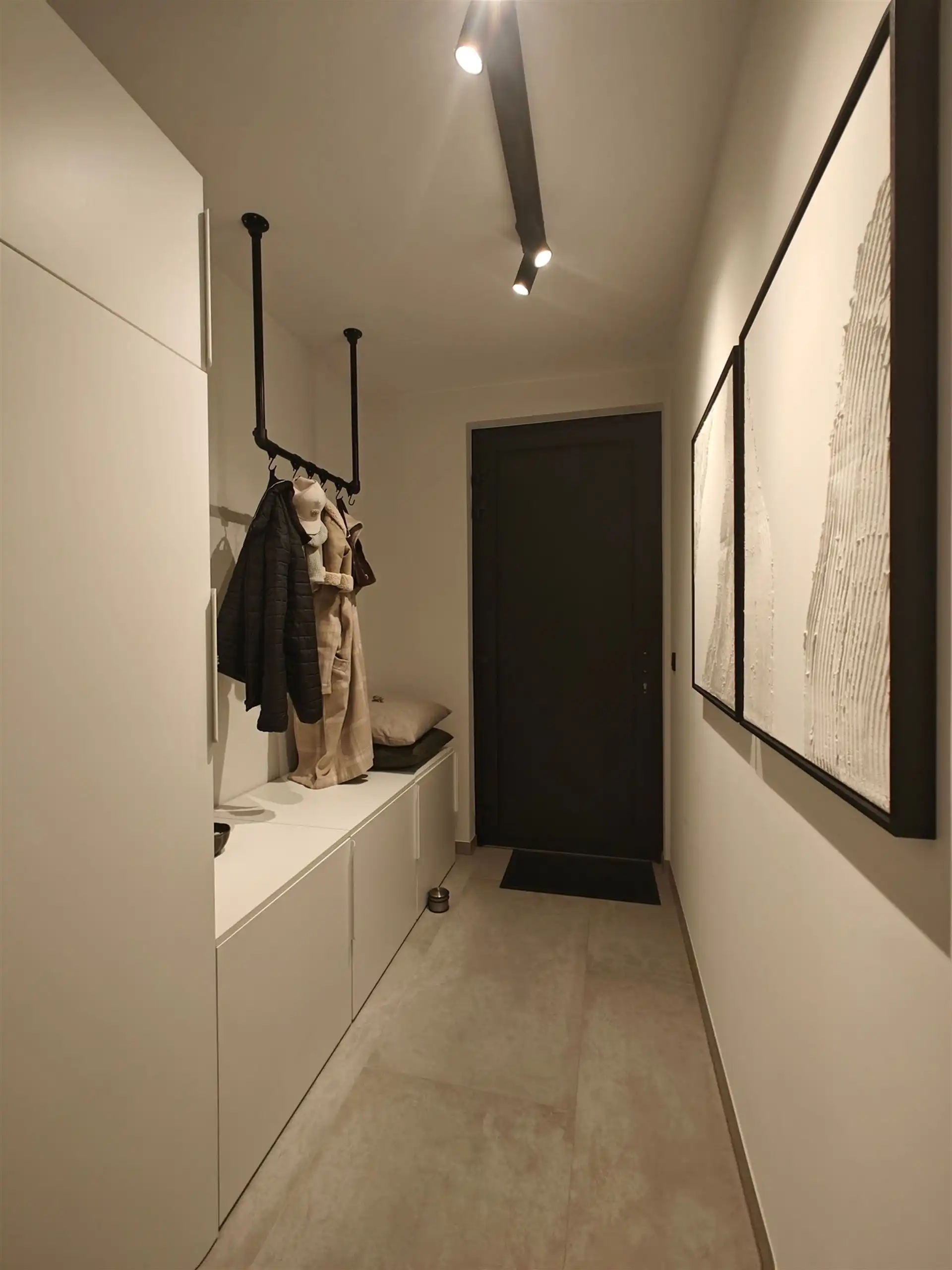Ruim, instapklaar appartement met 2 slaapkamer, ruime autostaanplaats en berging in de kelder  foto 3
