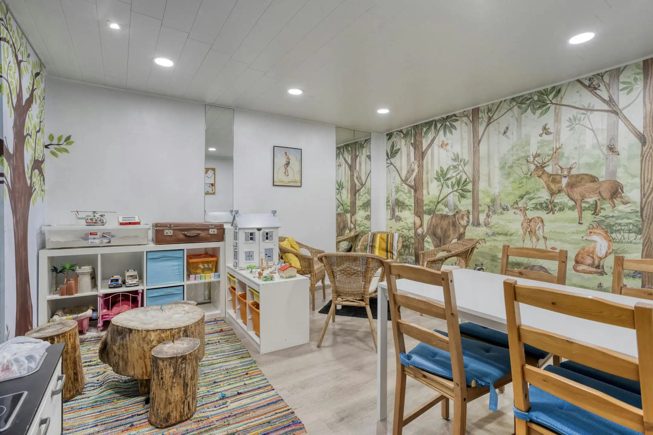 Handelspand met ruime woonst te koop in Ekeren foto 5