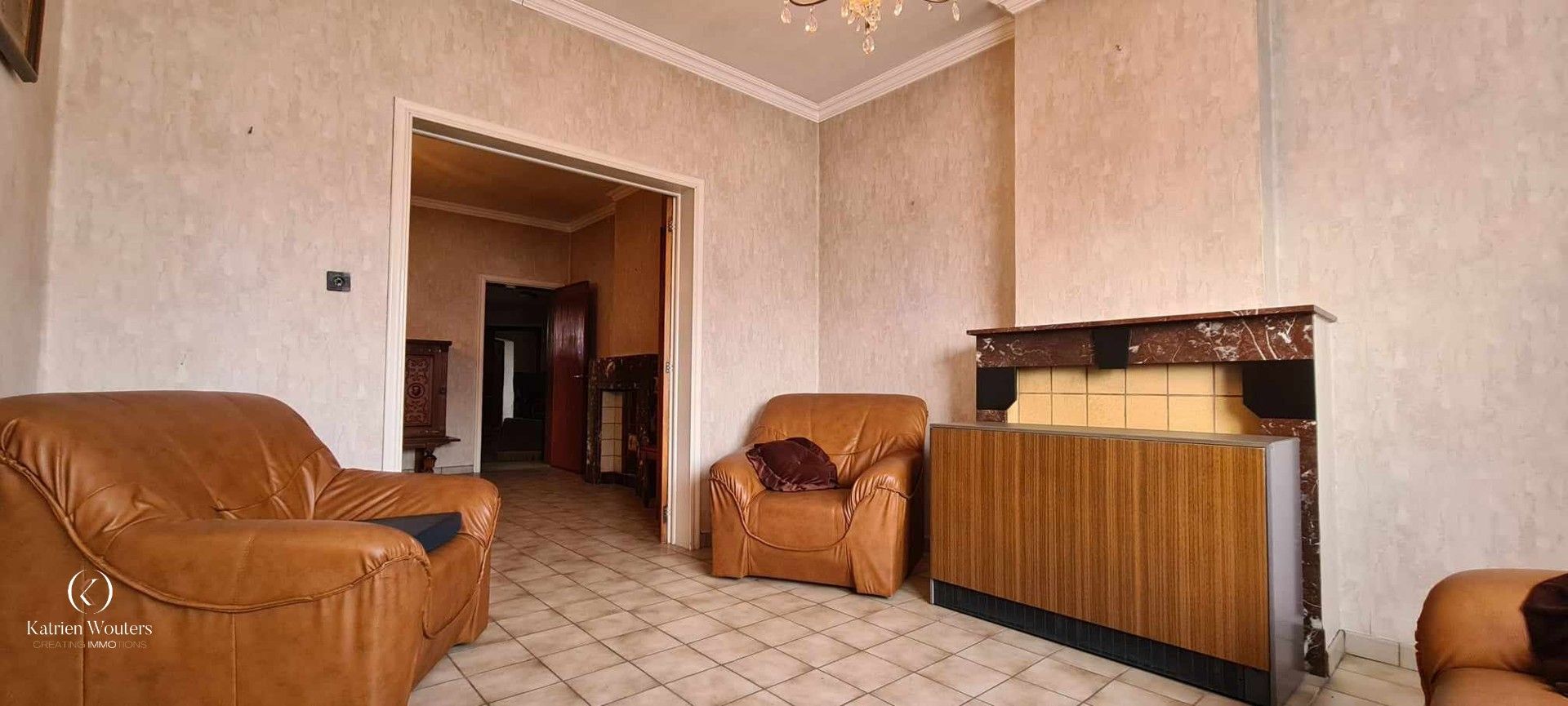 Ruime renovatiewoning met grote tuin foto 2