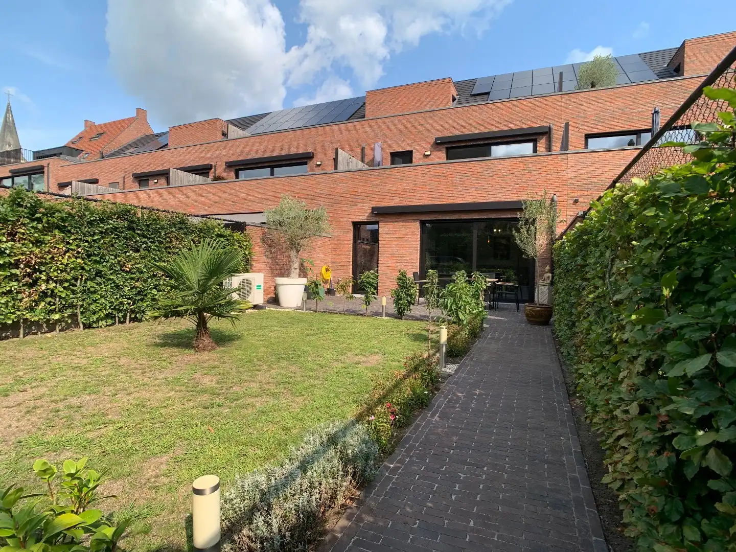 Recent gelijkvloers appartement met tuin, 2 slaapkamers en dressing foto 21