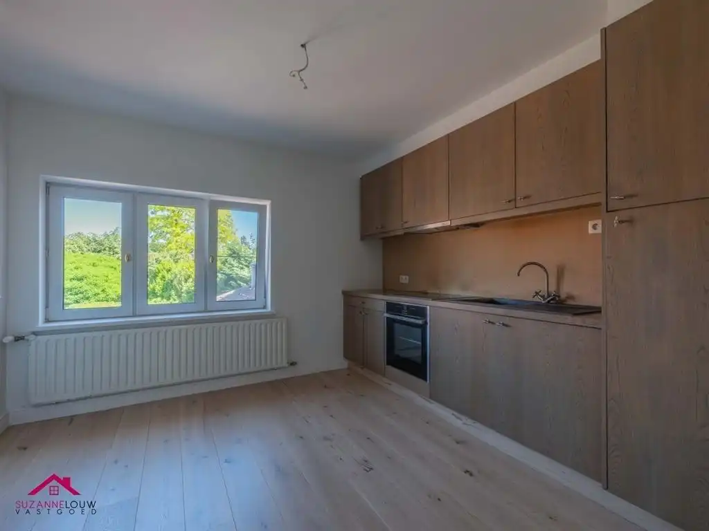 Op te frissen woning in gesloten bebouwing foto 17