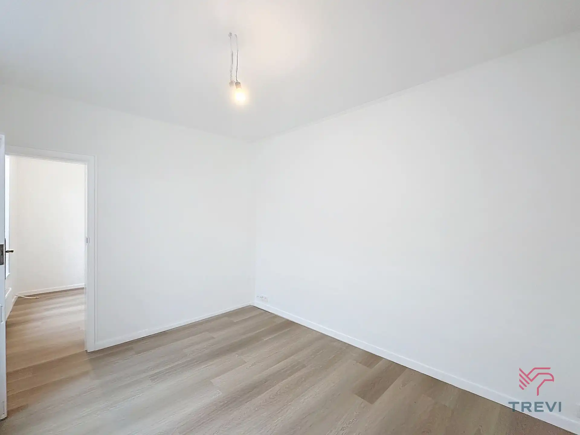 Volledig gerenoveerd appartement met 1 slaapkamer! foto 5