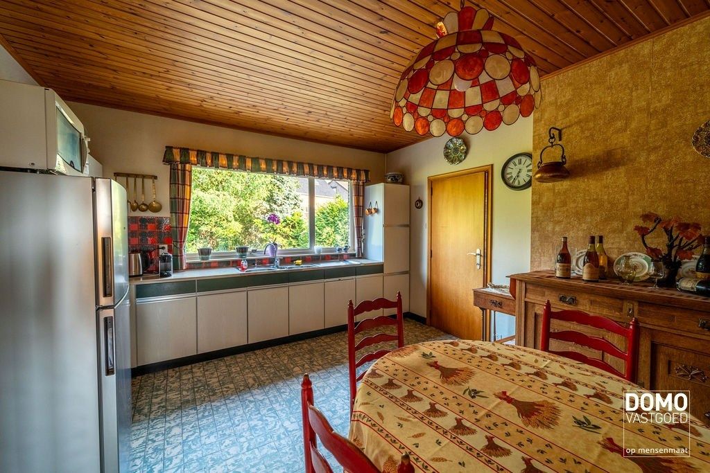 KARAKTERVOLLE, RUIME WONING MET 4 SLAAPKAMERS EN ZONNIGE TUIN TE STOKROOIE foto 8