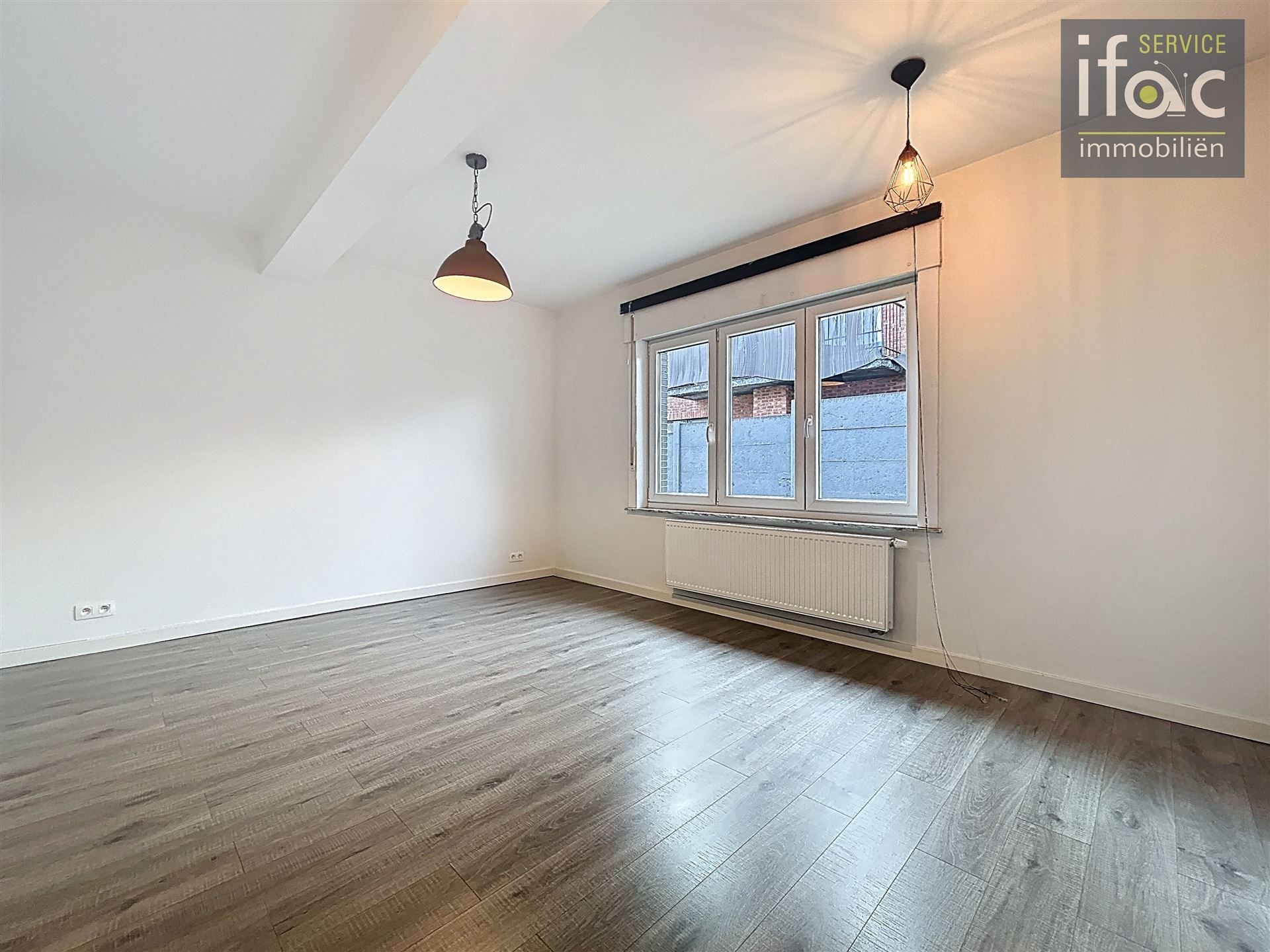 Uitstekend gelegen woning met 4 slaapkamers en 2 badkamers foto 10
