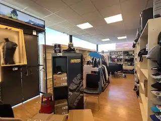 COMMERCIEEL PAND MET OPSLAGRUIMTE EN WOONHUIS OP ZICHTLOCATIE foto 4