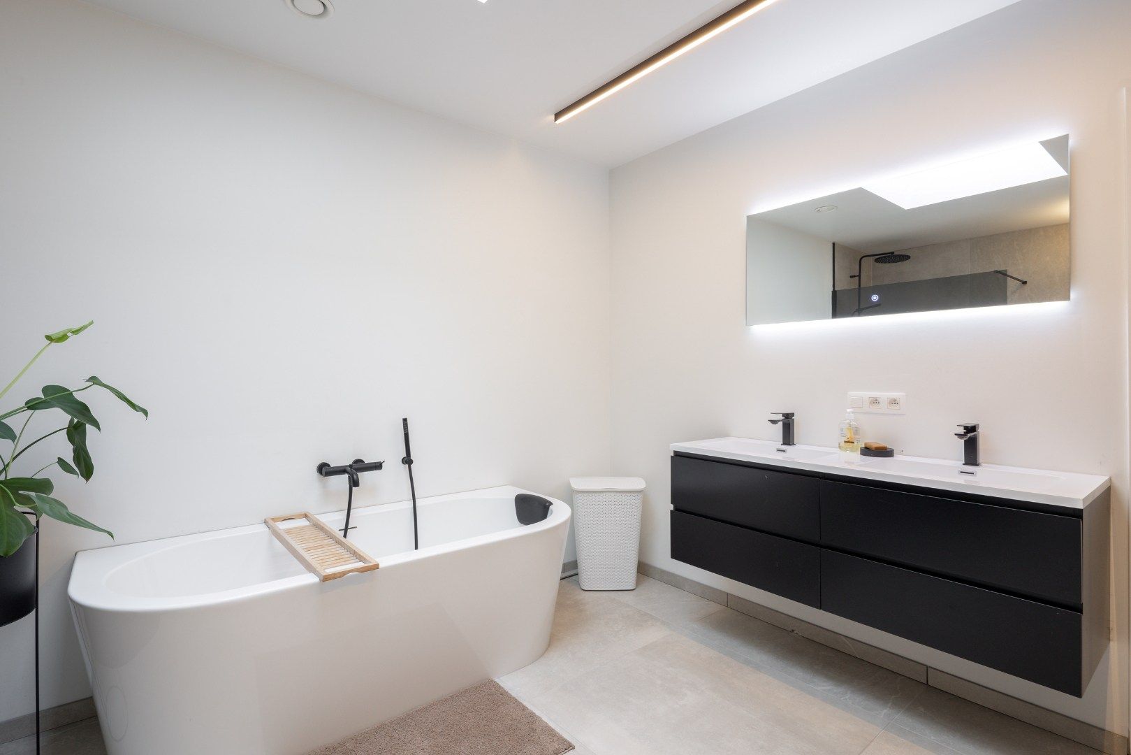 Prachtige, instapklare woning te koop! foto 20