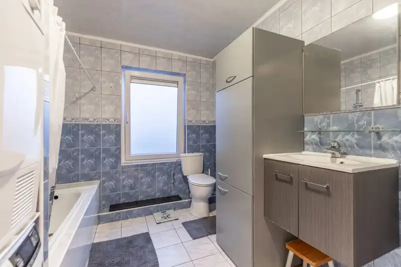 Goed gelegen woonappartement foto 11