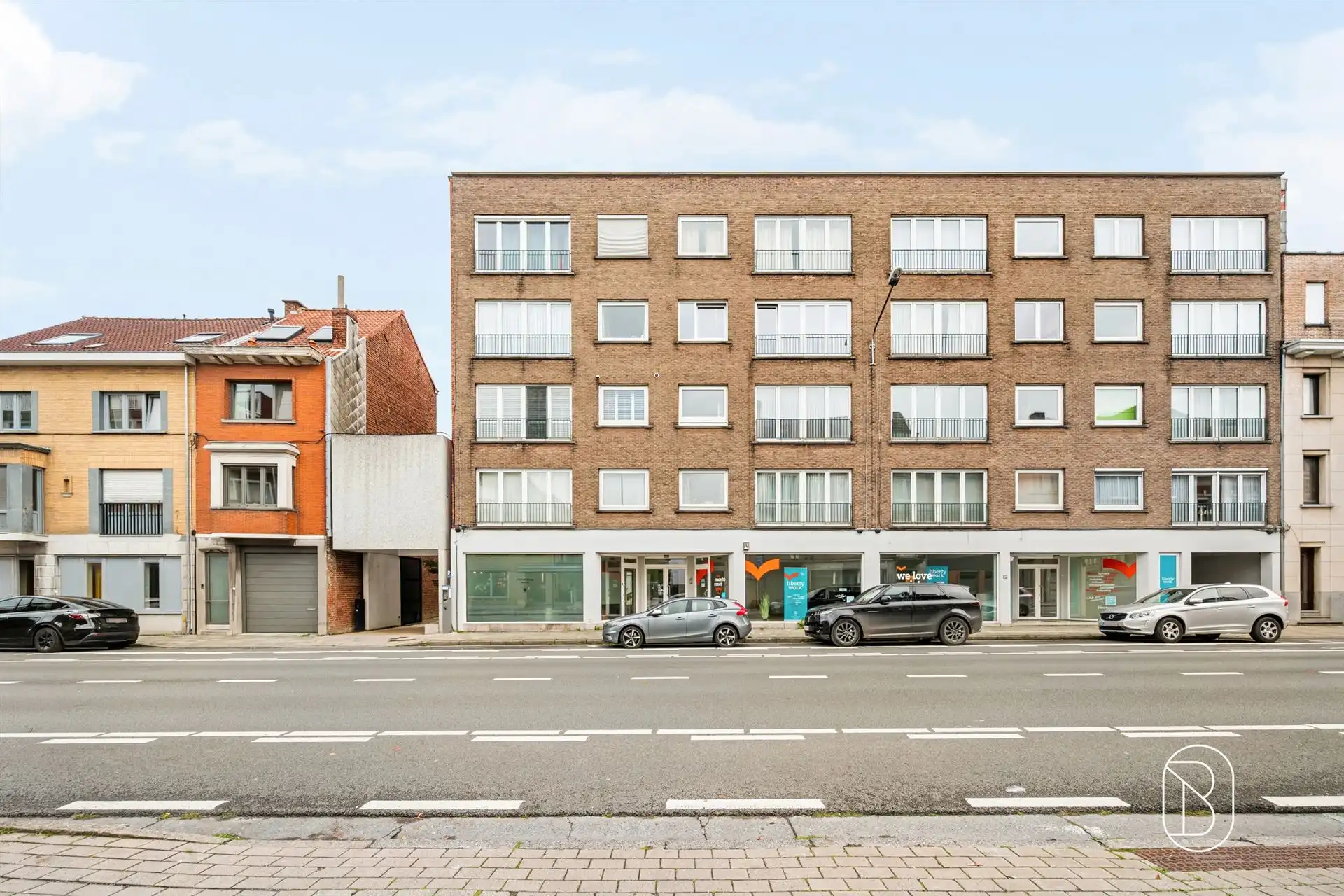 Appartement met 2 slk, terras en garage in centrum Kortrijk foto 12