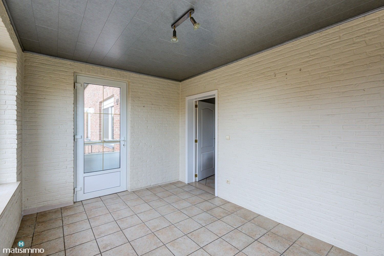 UITZONDERLIJK RUIME WONING MET 5 SLAAPKAMERS EN ONDERHOUDSVRIENDELIJKE TUIN TE MOPERTINGEN foto 11