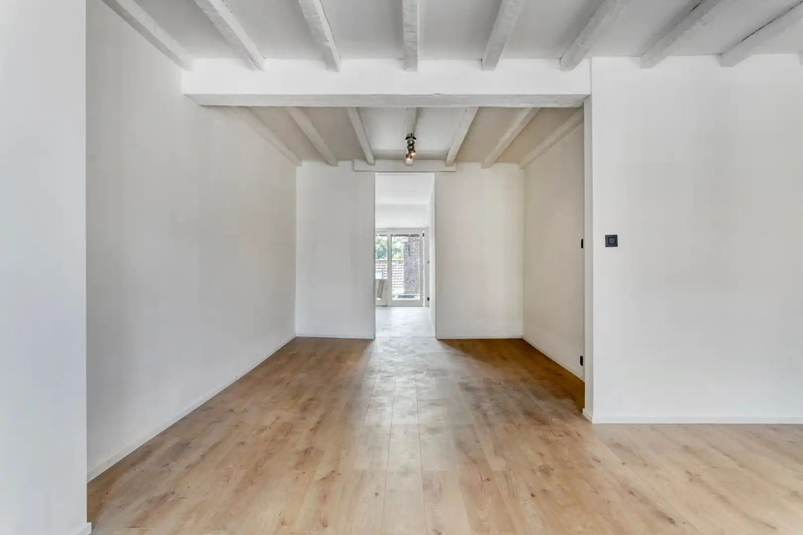 Instapklare handelszaak met appartement en gezellige binnenkoer foto 21