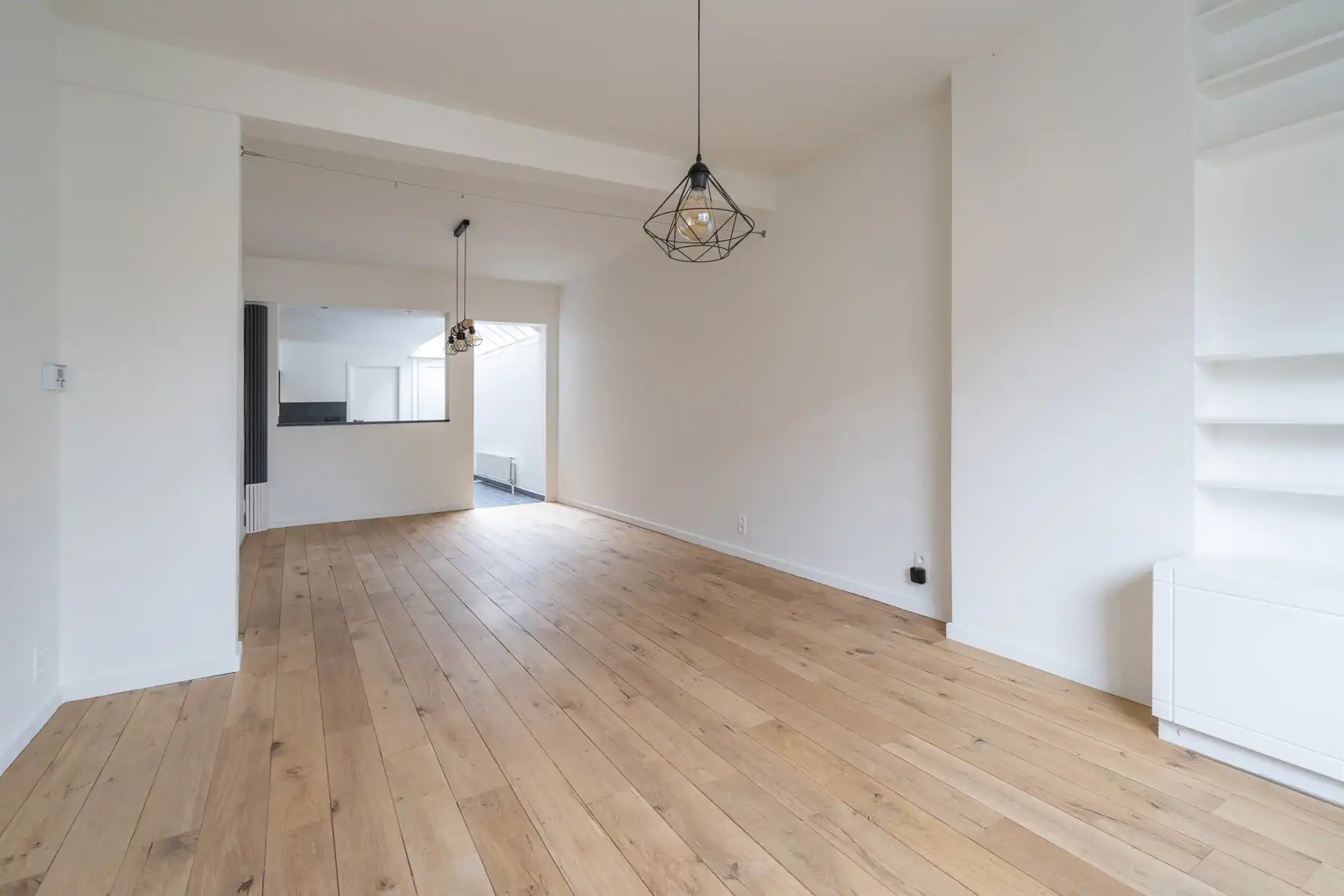 Instapklare gerenoveerde woning met 4 slaapkamers, stijlvolle badkamer en gunstig EPC in het centrum van Gooreind-Wuustwezel. foto 3