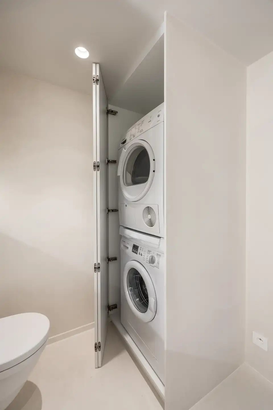 Luxueus gerenoveerd hoekdakappartement met frontaal zeezicht foto 28