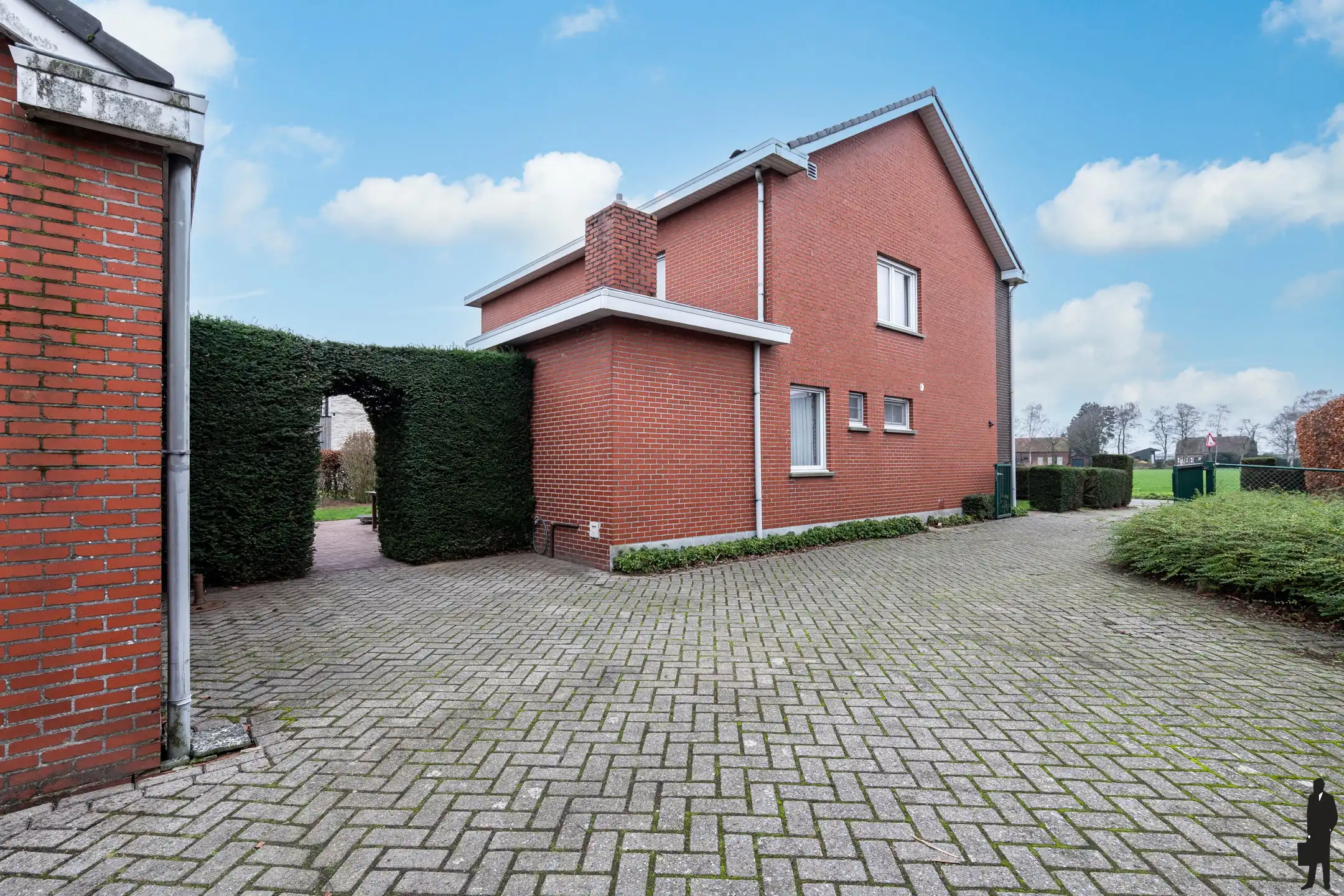 Vrijstaande woning met 4 slpk. gelegen op gunstige locatie te Minderhout foto 25