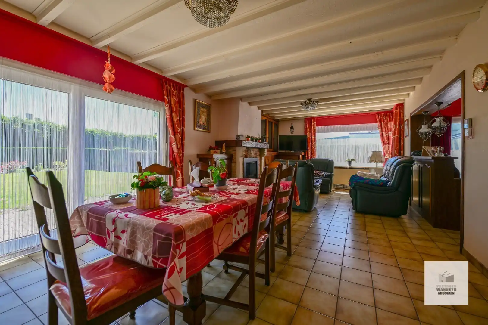 Ruime handelswoning met voormalige kapperszaak op 781m2 te Wildenburg foto 12
