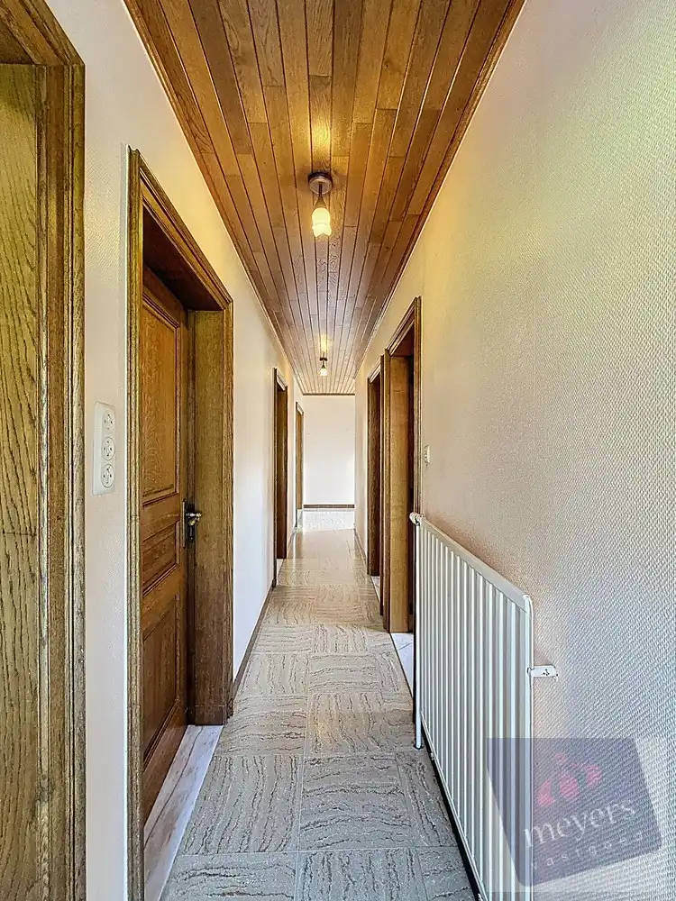 Ruime woning met 5 slaapkamers op perceel van 16a 49ca in Genk foto 6