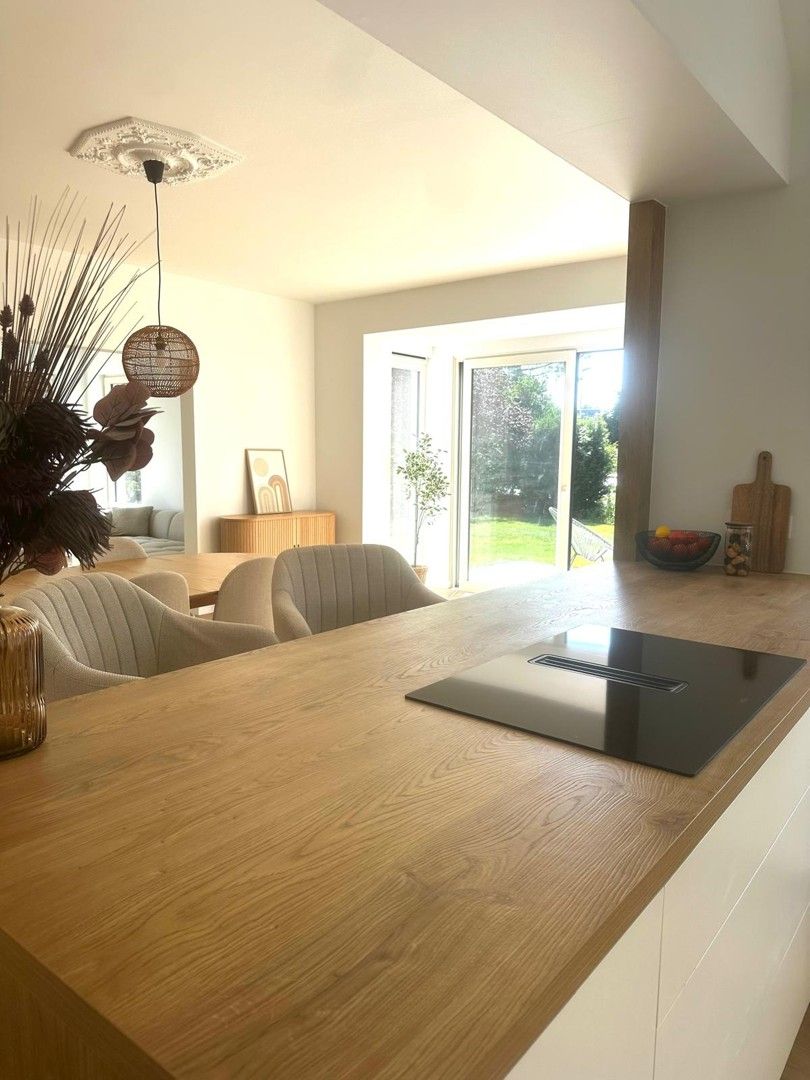 Instapklare, recent gerenoveerde woning op toplocatie in Laarne foto 5