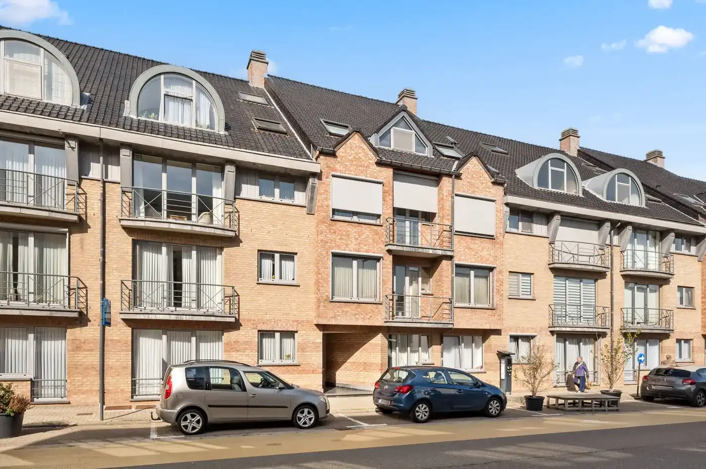 Ruim appartement met veel lichtinval, 2 slaapkamers, garage en kelder foto 19