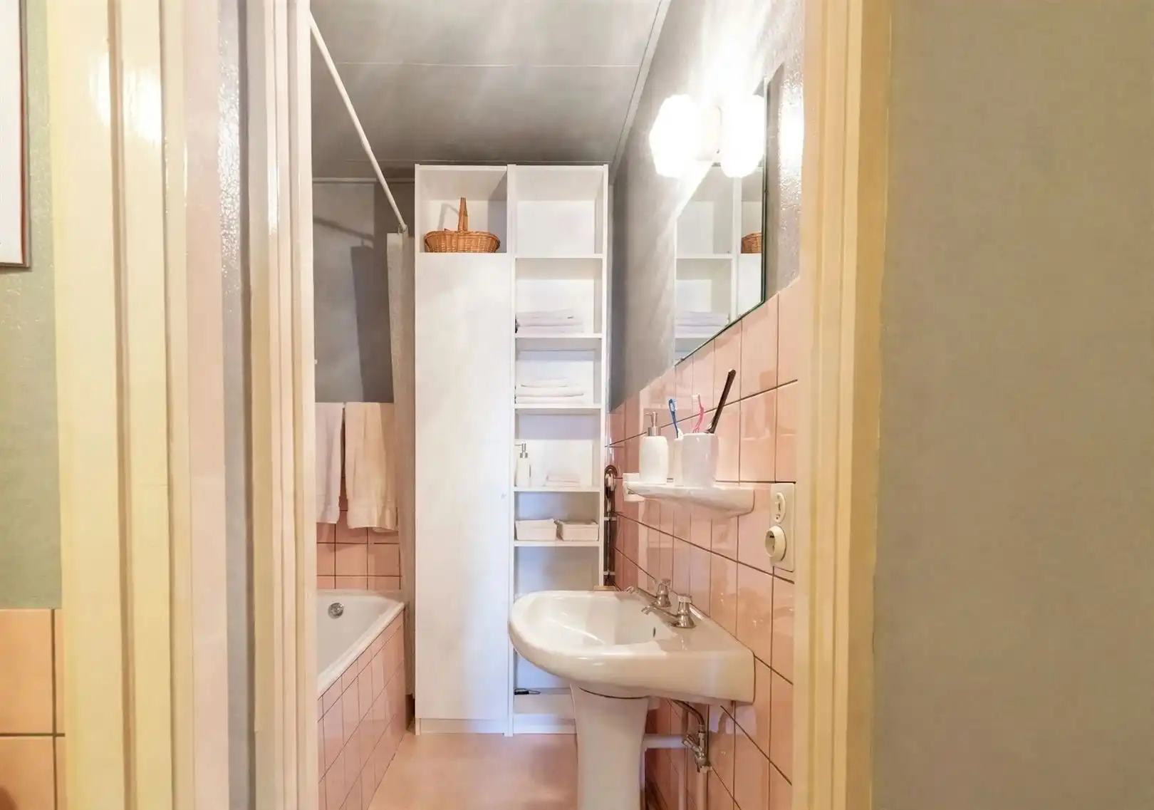 Gelijkvloersappartement met naastgelegen garage foto 14