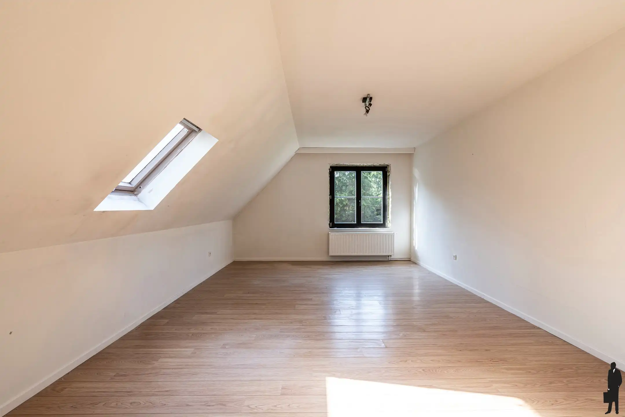 Karaktervolle villa op perceel van ca. 3.017 m² foto 18