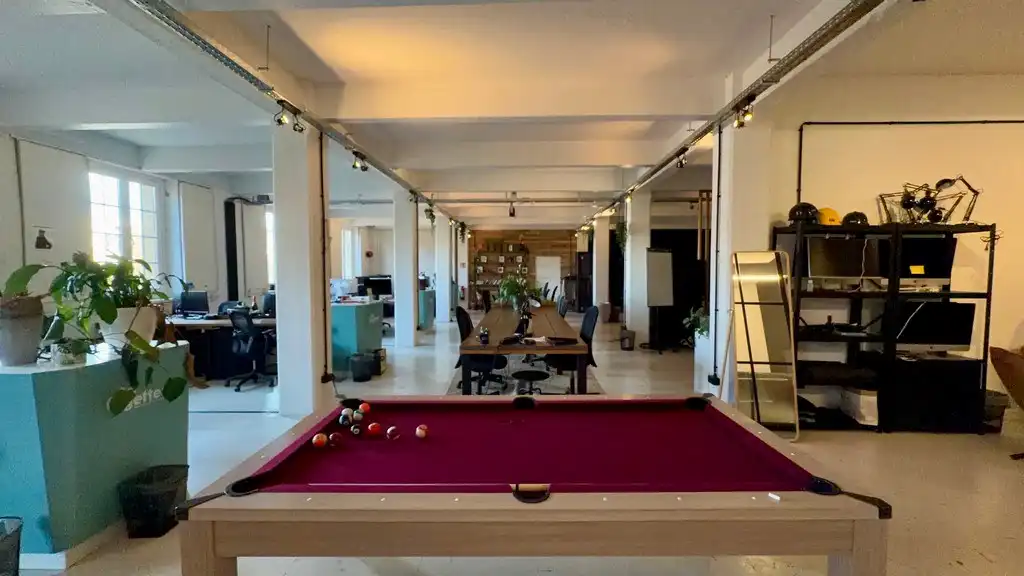 Kantoren te huur in gerenoveerd pakhuis La Cloche in Antwerpen foto 7