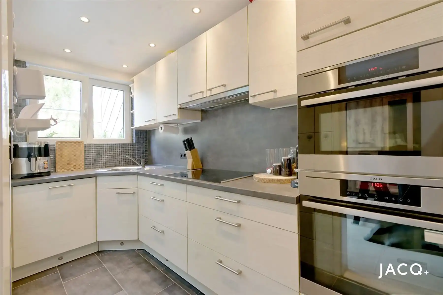 Instapklare woning met 3 slpks, garage en tuin te Deurne! foto 6