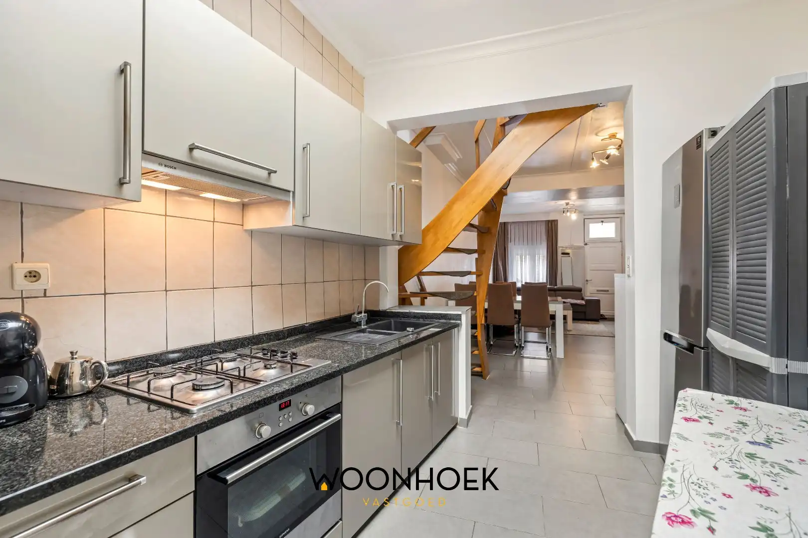 Centraal gelegen, 3-slpk starterswoning in het centrum van Lokeren foto 7