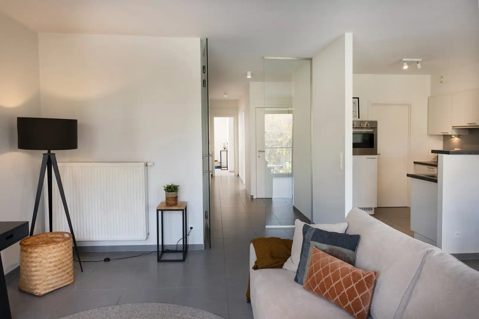 Centraal gelegen, lichtrijk appartement met 2 slaapkamers. foto 9