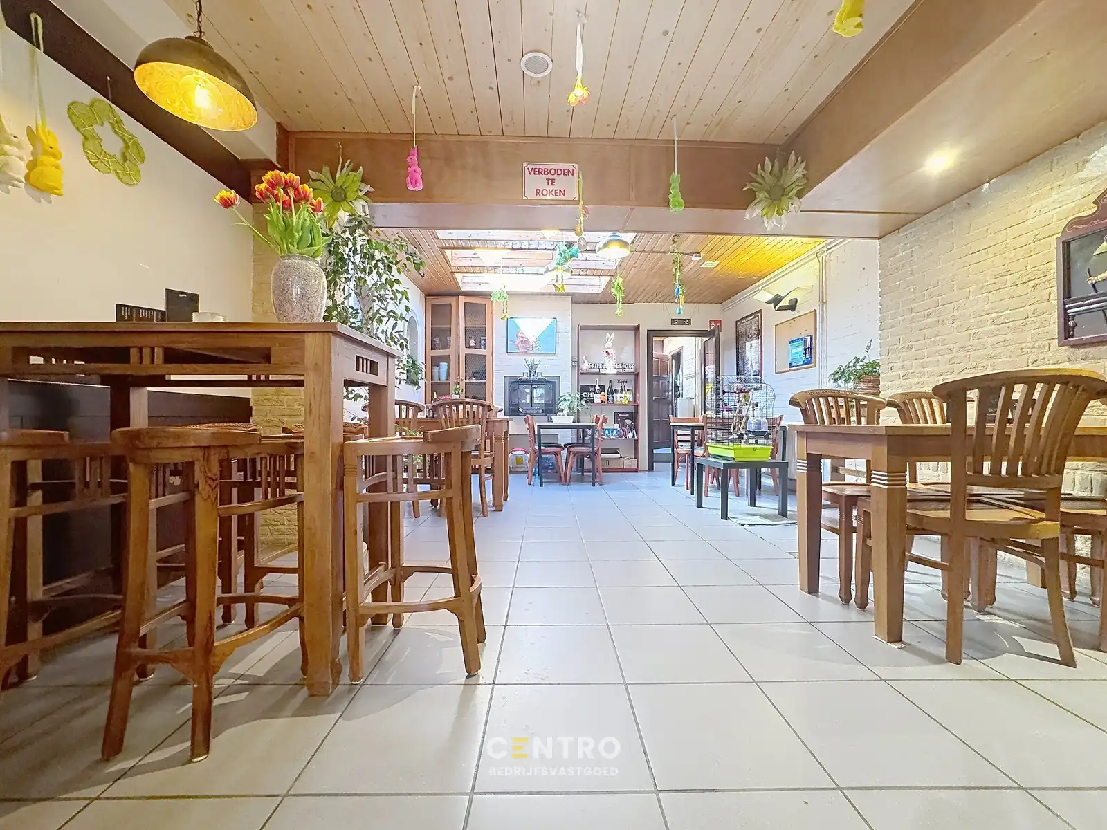 Unieke horecazaak te koop mét woongelegenheid (3 slpkms) en buitenterras in het toeristische hart van Brugge! foto 6