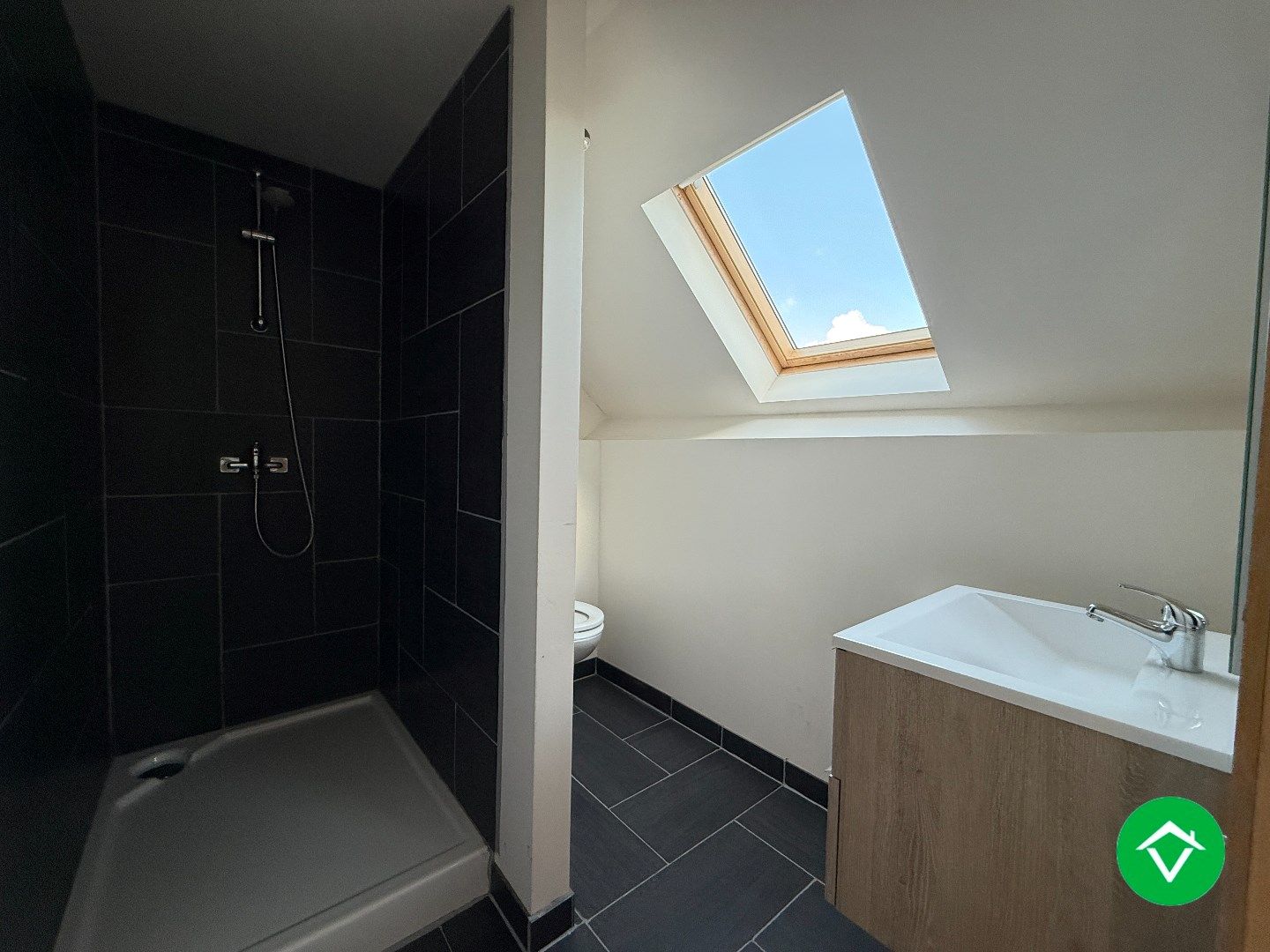 Ruime woning met 5 slaapkamers te Zwevezele  foto 24