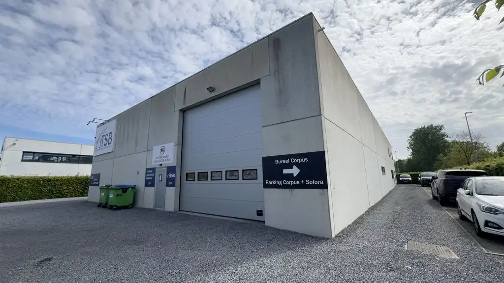 Instapklaar kantoor te huur in KMO-zone te Merelbeke foto 12