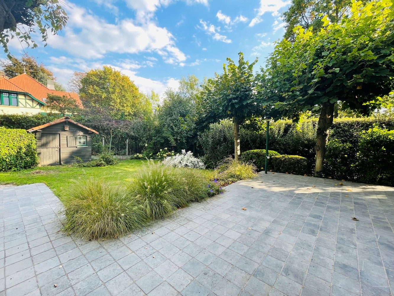 Villa met zonnige tuin in een rustige buurt foto 8