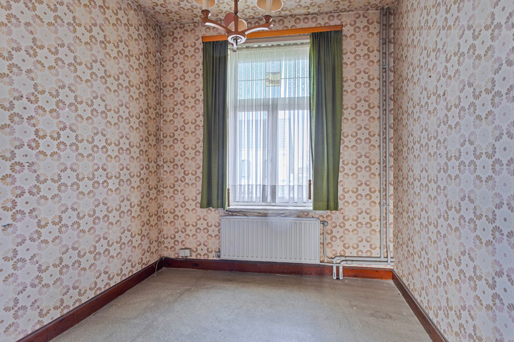 Centraal gelegen te renoveren eengezinswoning foto 10