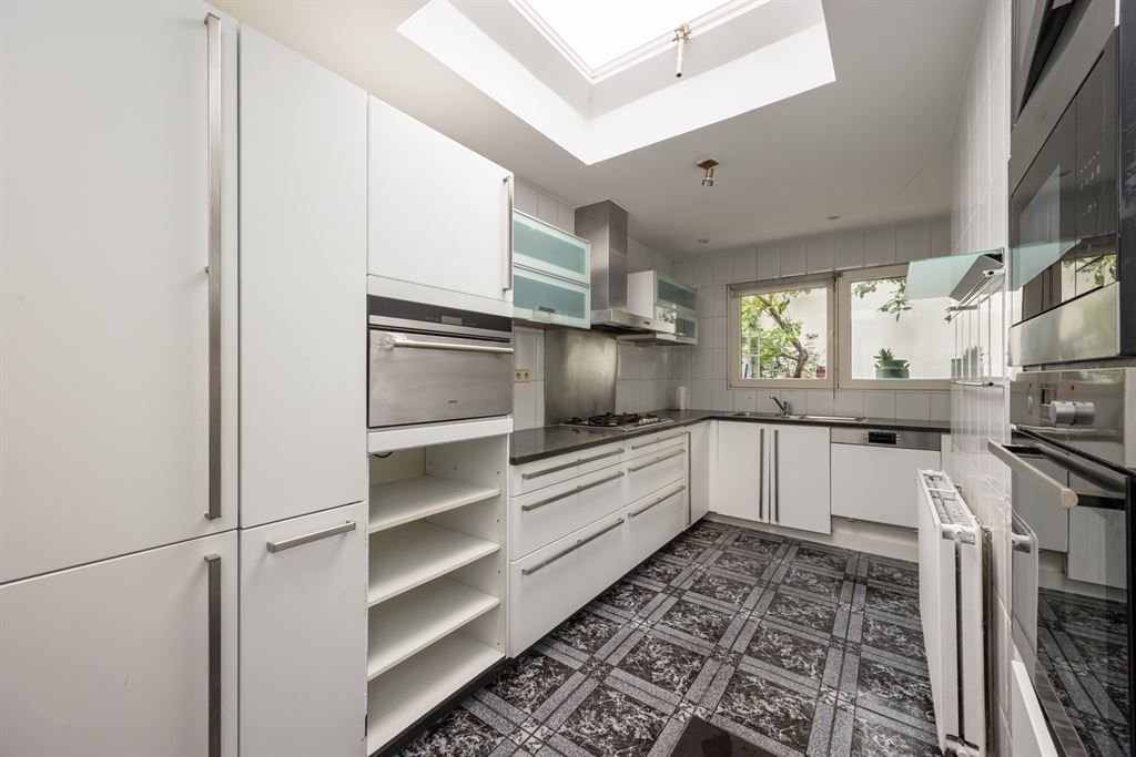 Ruime stadswoning met 4 slaapkamers foto 6