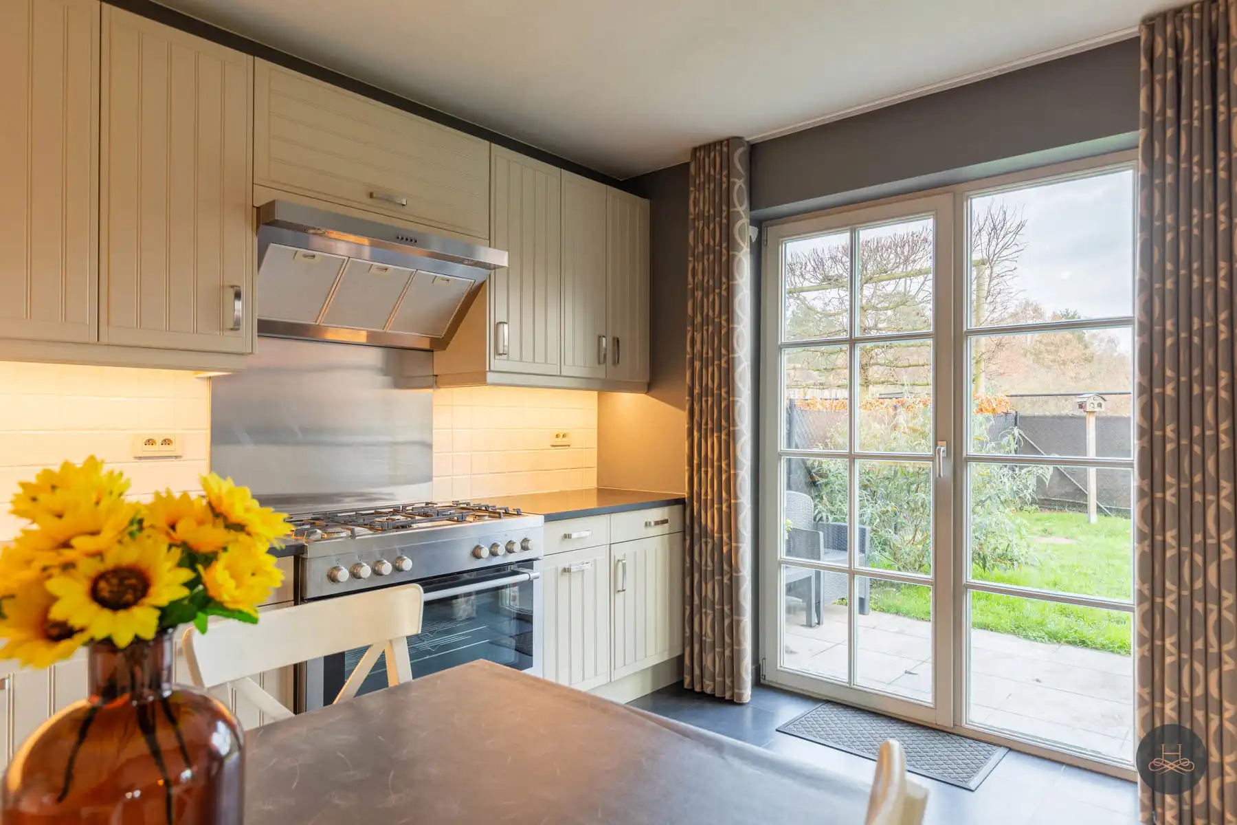 Instapklare gezinswoning met leuke tuin foto 10