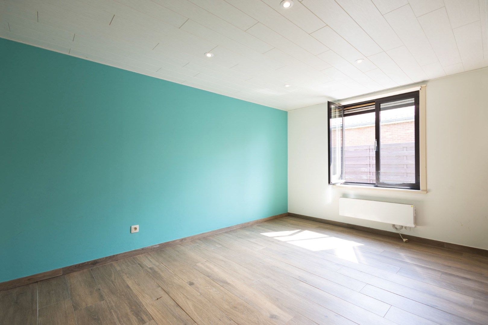 Bungalow met 2 slpks en bijgebouwen landelijk gelegen te Adegem foto 14