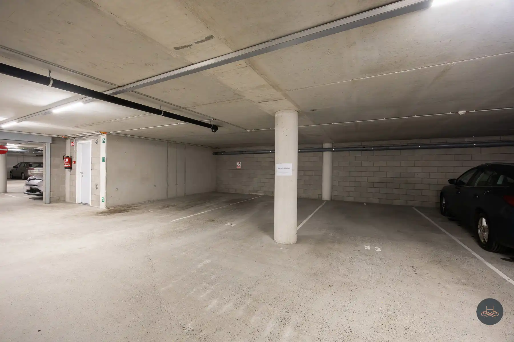 Overdekte autostaanplaats op toplocatie in Begijnendijk foto 5