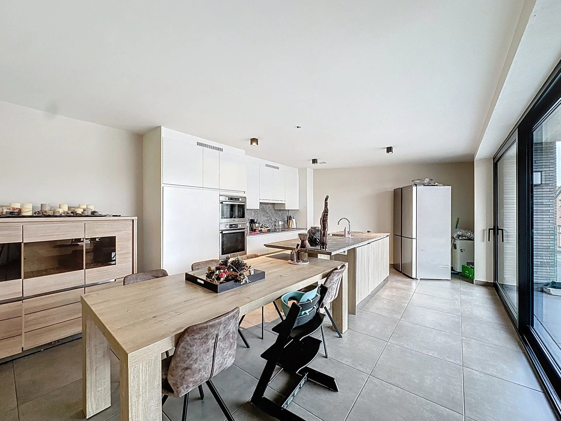 Modern en ruim appartement met 2 slaapkamers, staanplaats, berging en terras foto 3