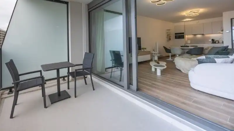 Luxe Appartement met frontaal zeezicht te koop in Oostende foto 8