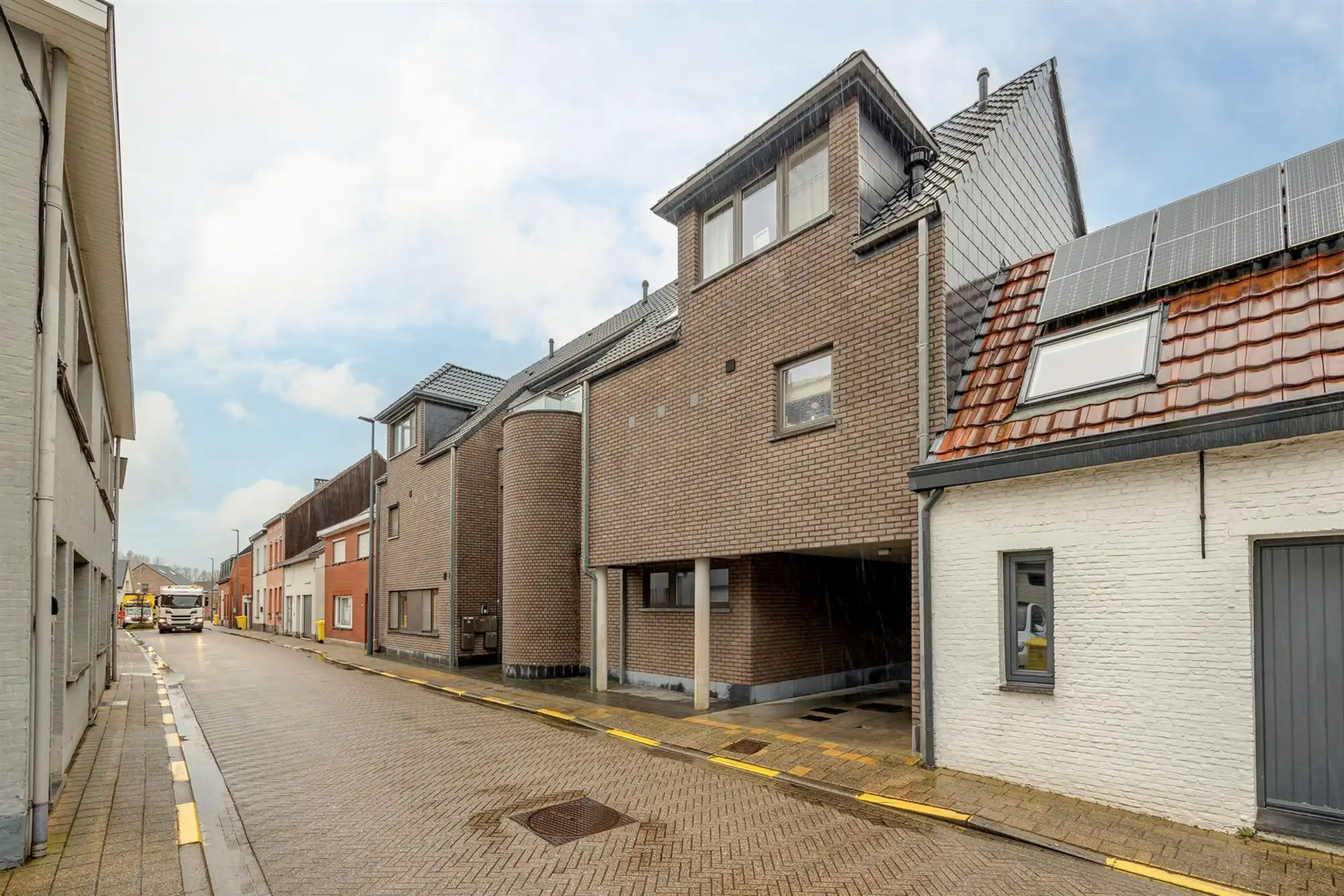 Instapklaar gelijkvloers appartement met tuin en carport foto 26