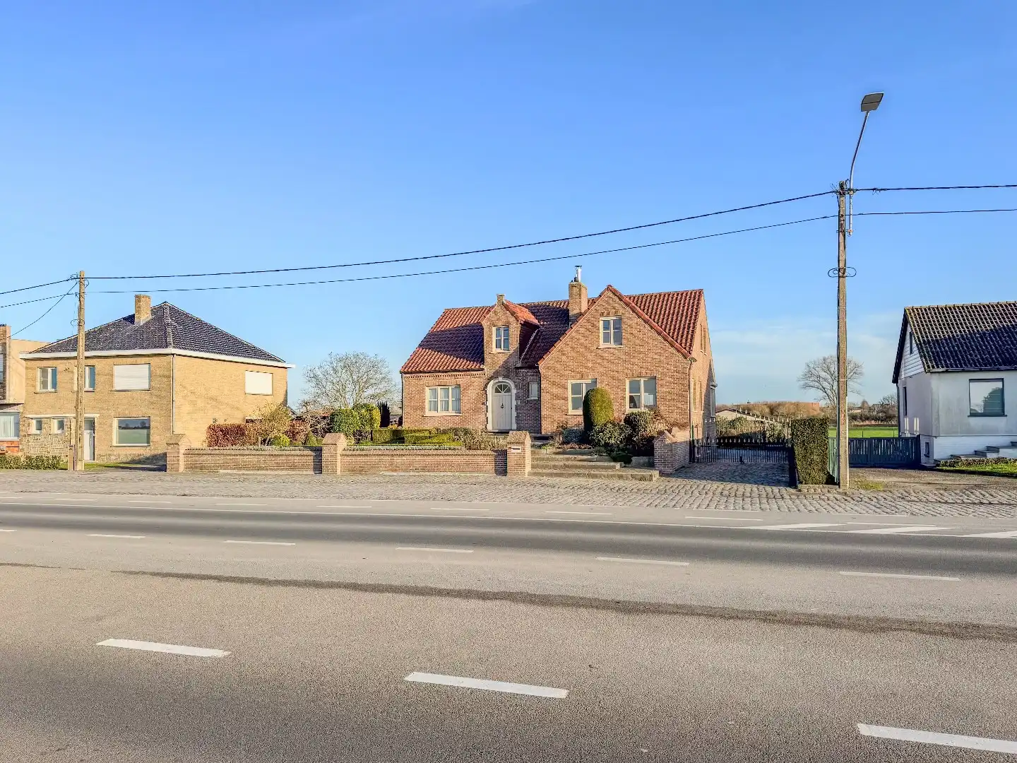 Ruime villa met 3 slaapkamers, ruime garage en tuin. foto 29