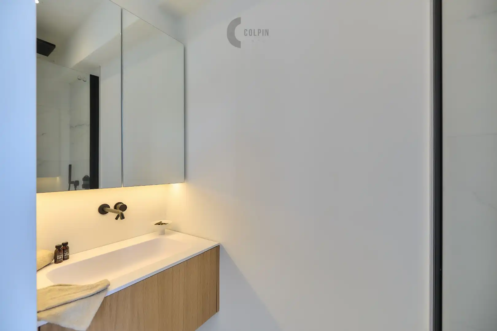 Ruim appartement met 4 slaapkamers en zijdelings zeezicht foto 10