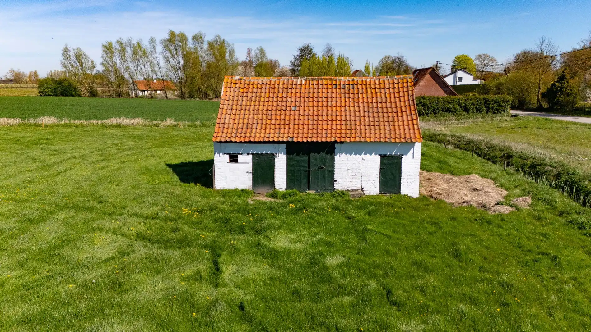 UNIEKE LANDELIJKE EIGENDOM MET WEILAND OP 1HA 35A 95CA foto 17