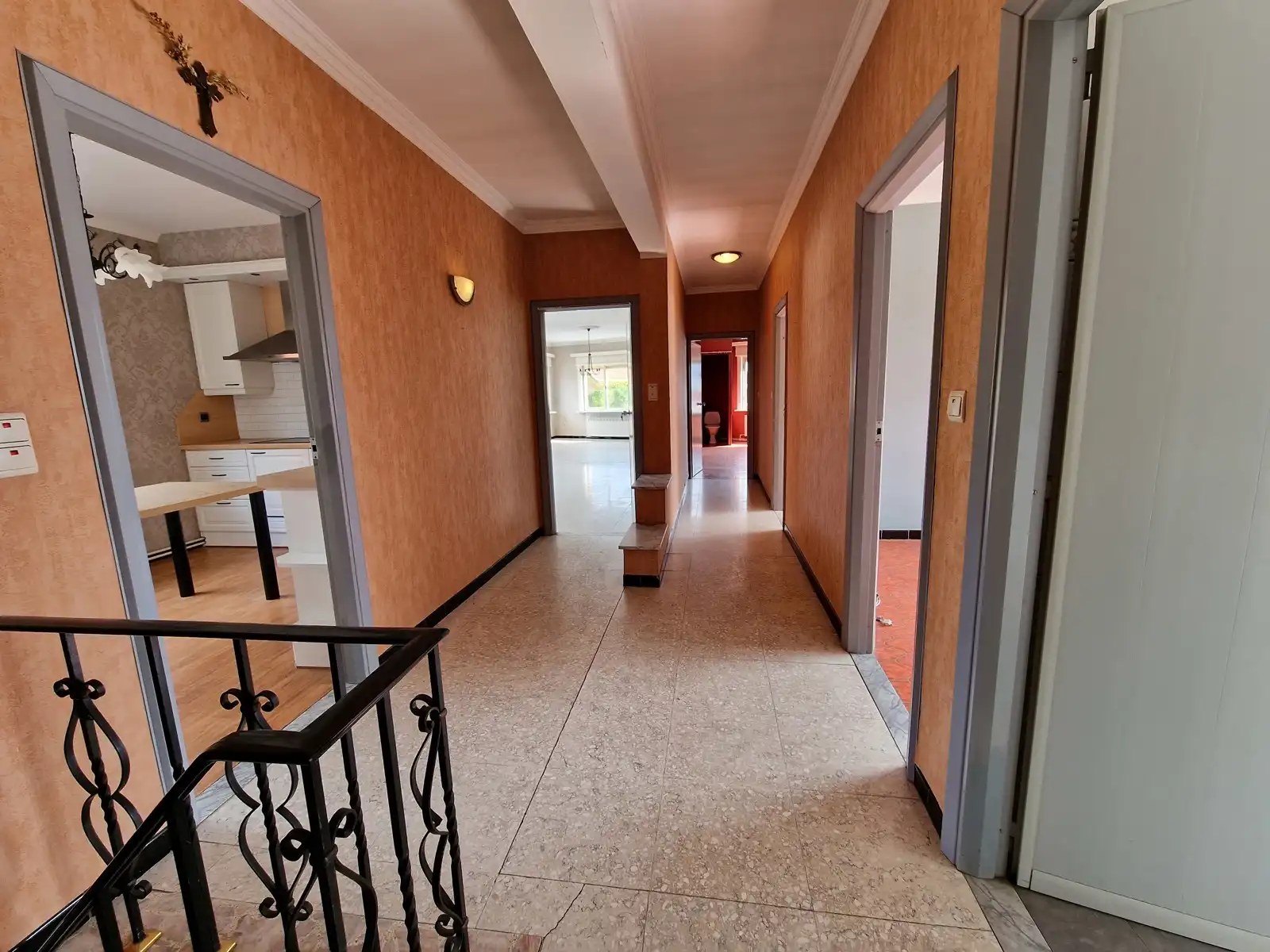 Polyvalente garage 600m² met appartement te Ransberg (Linter) foto 13