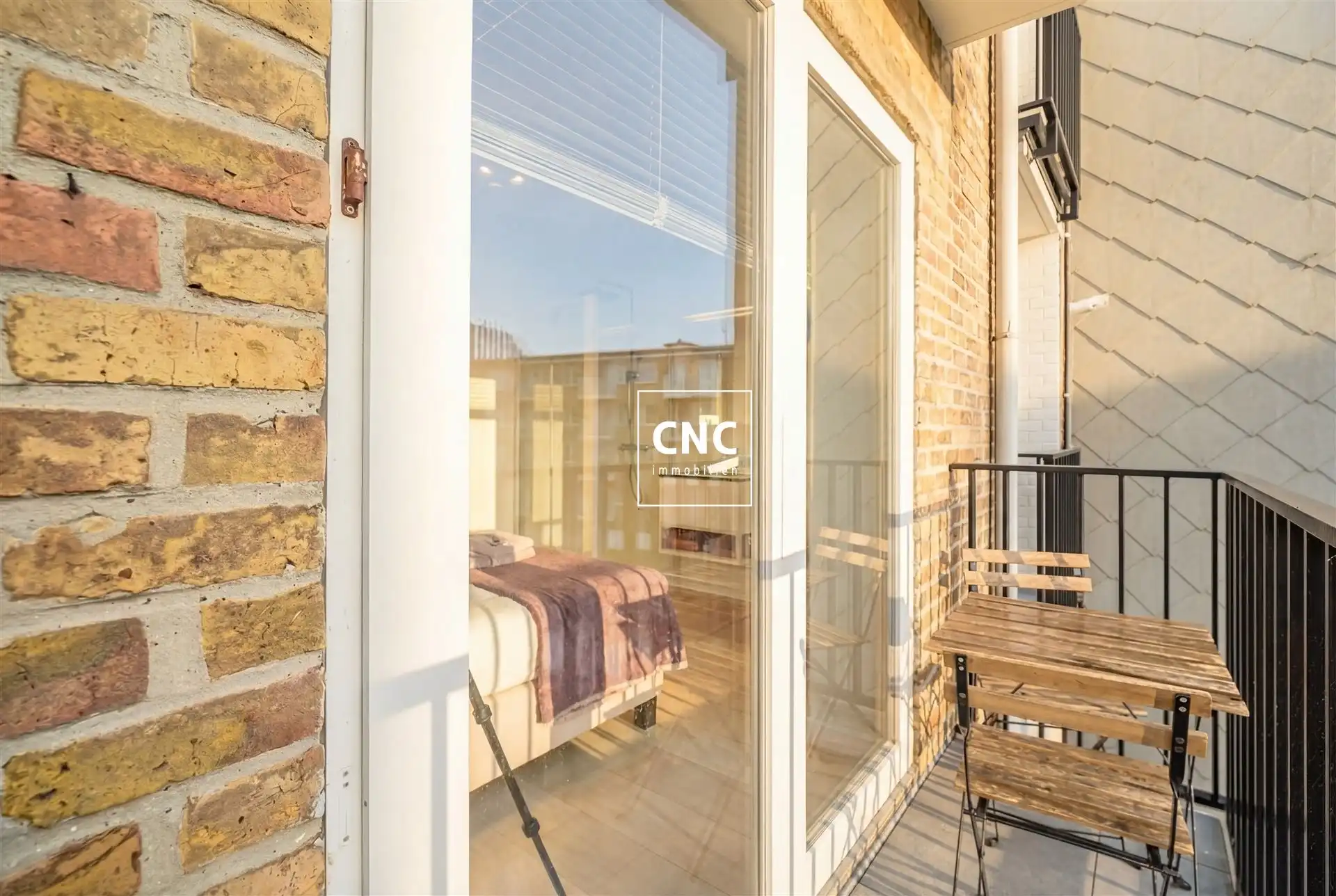 Stijlvol gerenoveerd appartement - open zicht op de villa’s foto 12