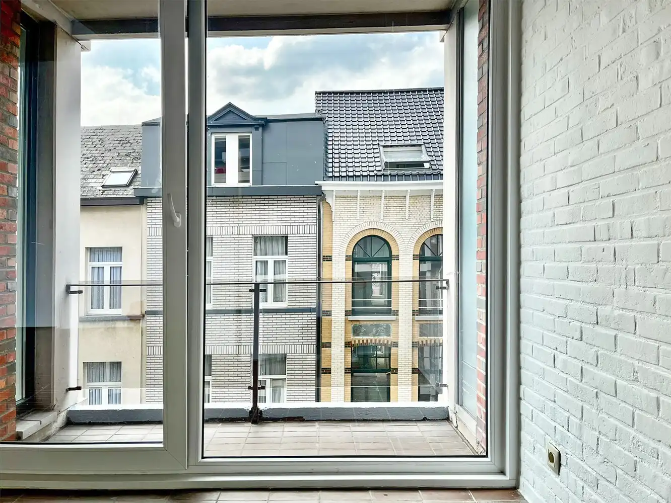 Verzorgde studio met balkon op centrale ligging foto 10