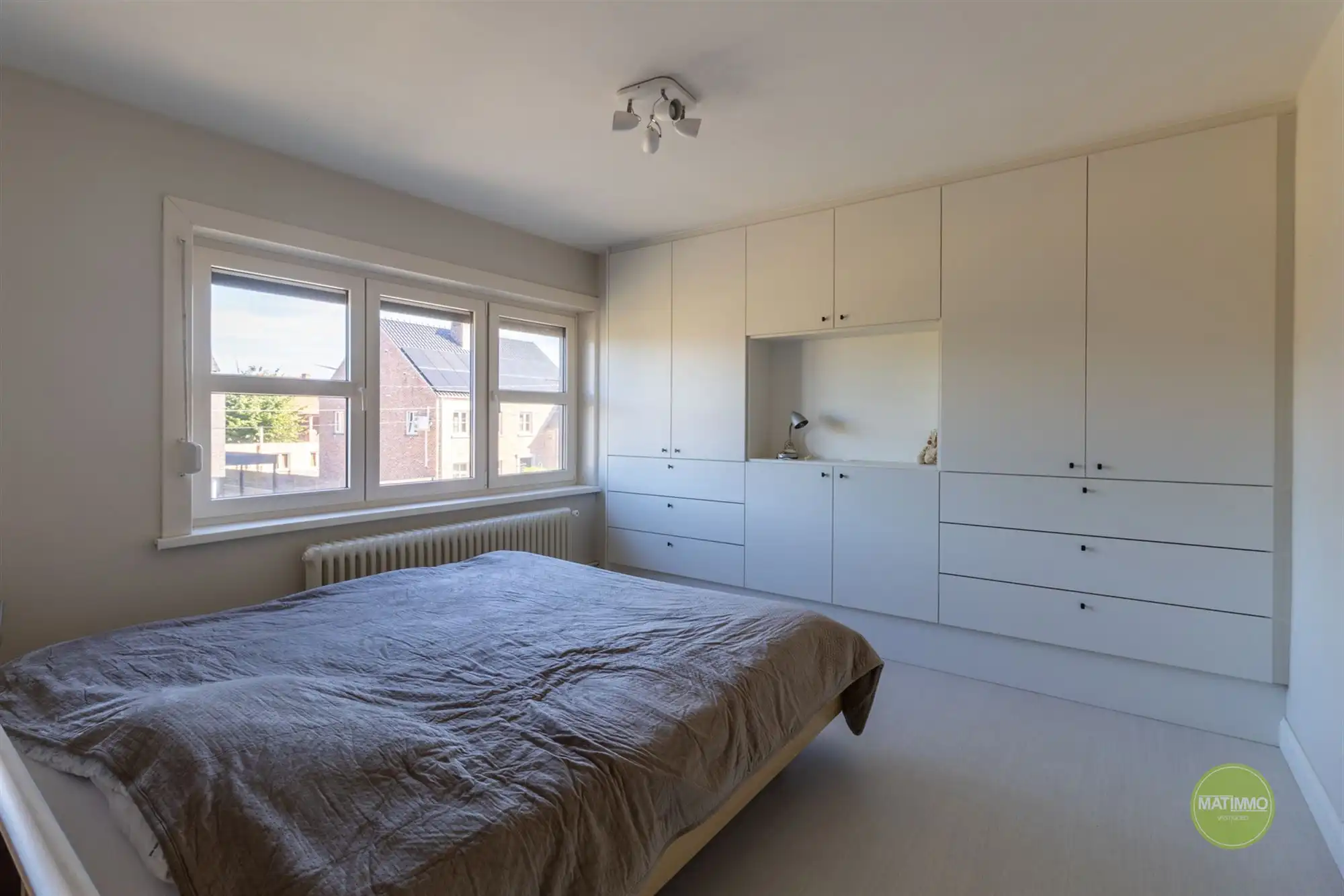 Ruime gezinswoning met 4 slaapkamers in Mol-Sluis foto 15