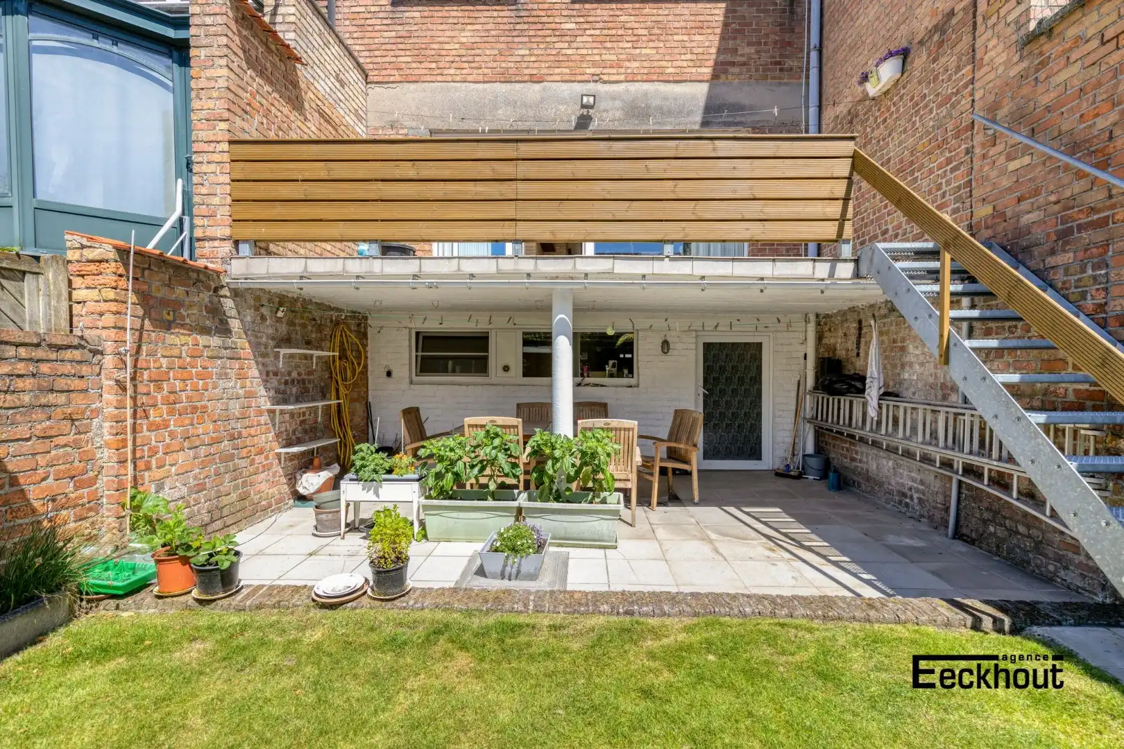 Zeer verzorgde woning met gezellige tuin in de Vuurtorenwijk te Oostende. foto 10