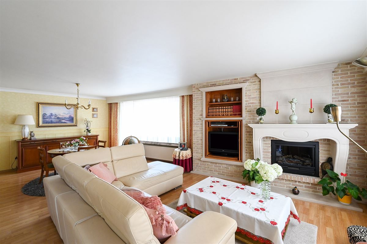 Zeer ruim hoekappartement met 3 slpk en garagebox foto 4