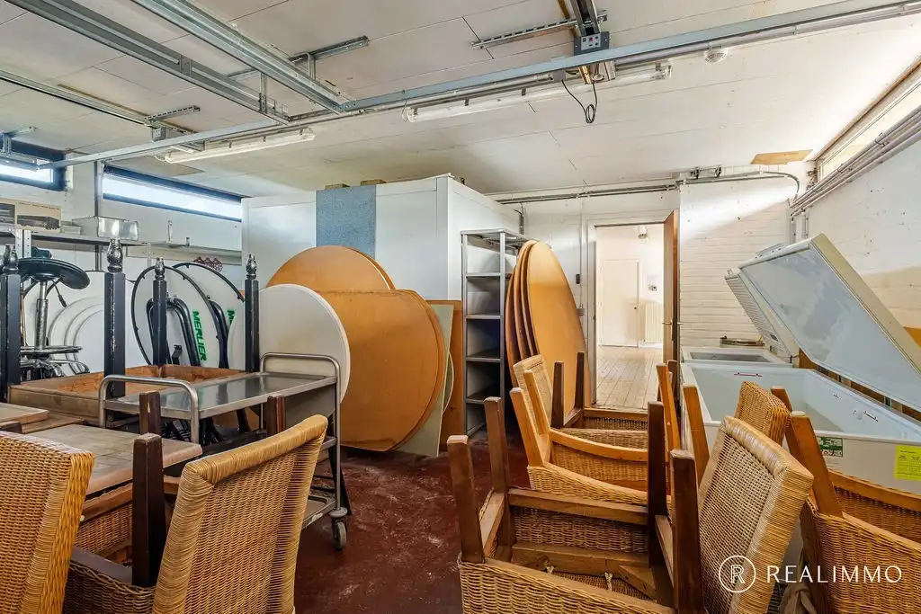 Multifunctionele eigendom bovenop Tiegemberg met magnifiek zicht foto 17