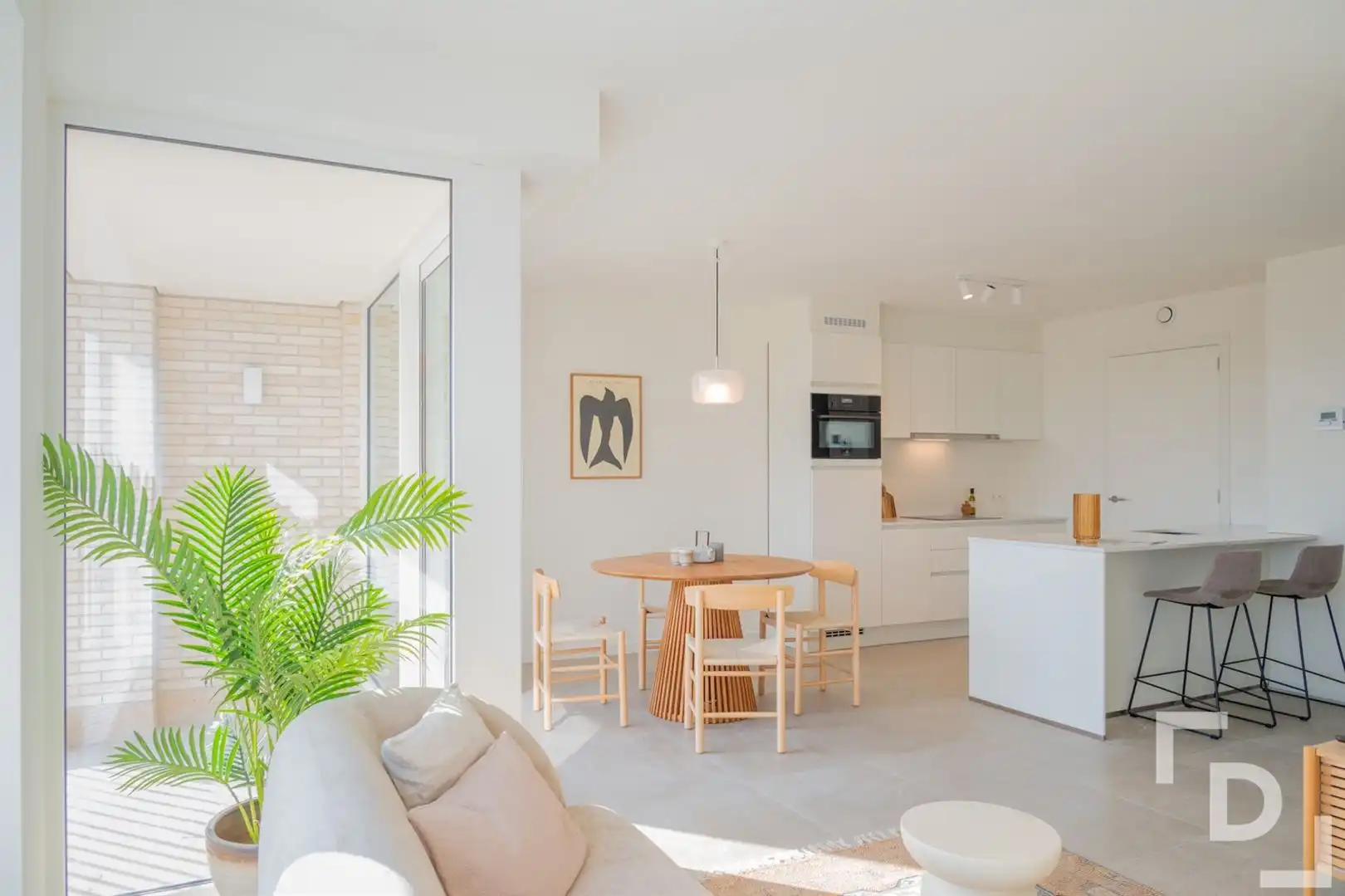 Nieuwbouwappartement met carport te huur te Ieper foto {{pictureIndex}}